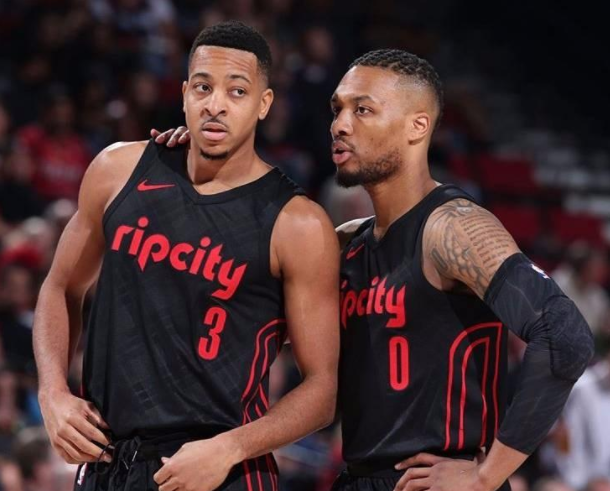  布克单节20分太阳狂胜开拓者稳居西部前列  